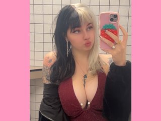 Angelina_Glass cam profile image