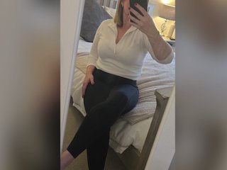 AnnaBurton cam model preview