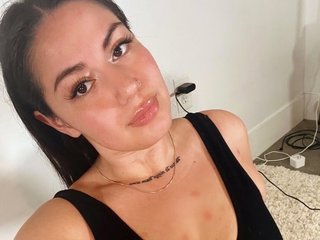 AnnaGloss cam profile image