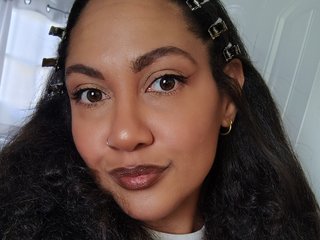 BigBrownTittyMILF cam profile image