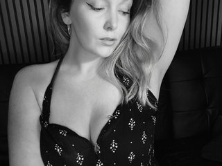 DeepThroatDarling cam model preview