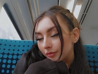 EevieWinters cam profile image