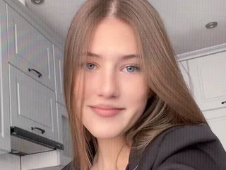 ElizabethDebicki cam profile image