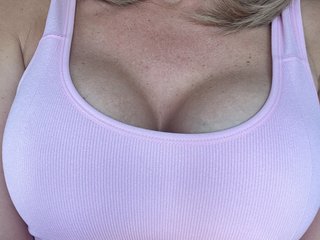 JoanieOakley21 cam profile image
