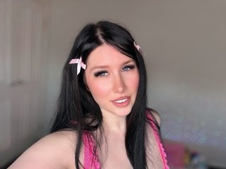 KyraFae cam model preview