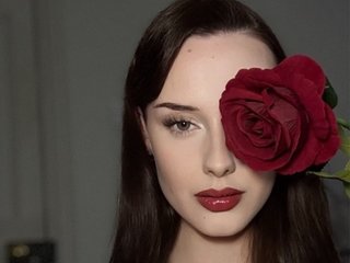 LadyHennieFaye cam profile image