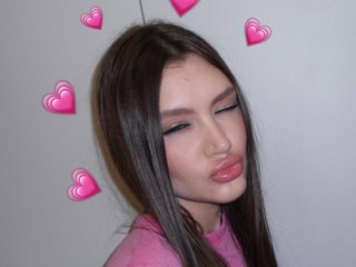 SashaNels cam profile image