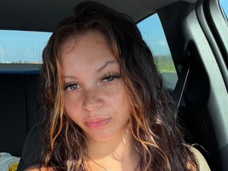 TattedPhoenixx cam profile image