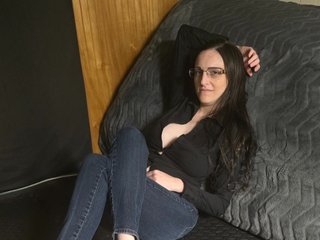 ZinniaRose cam profile image